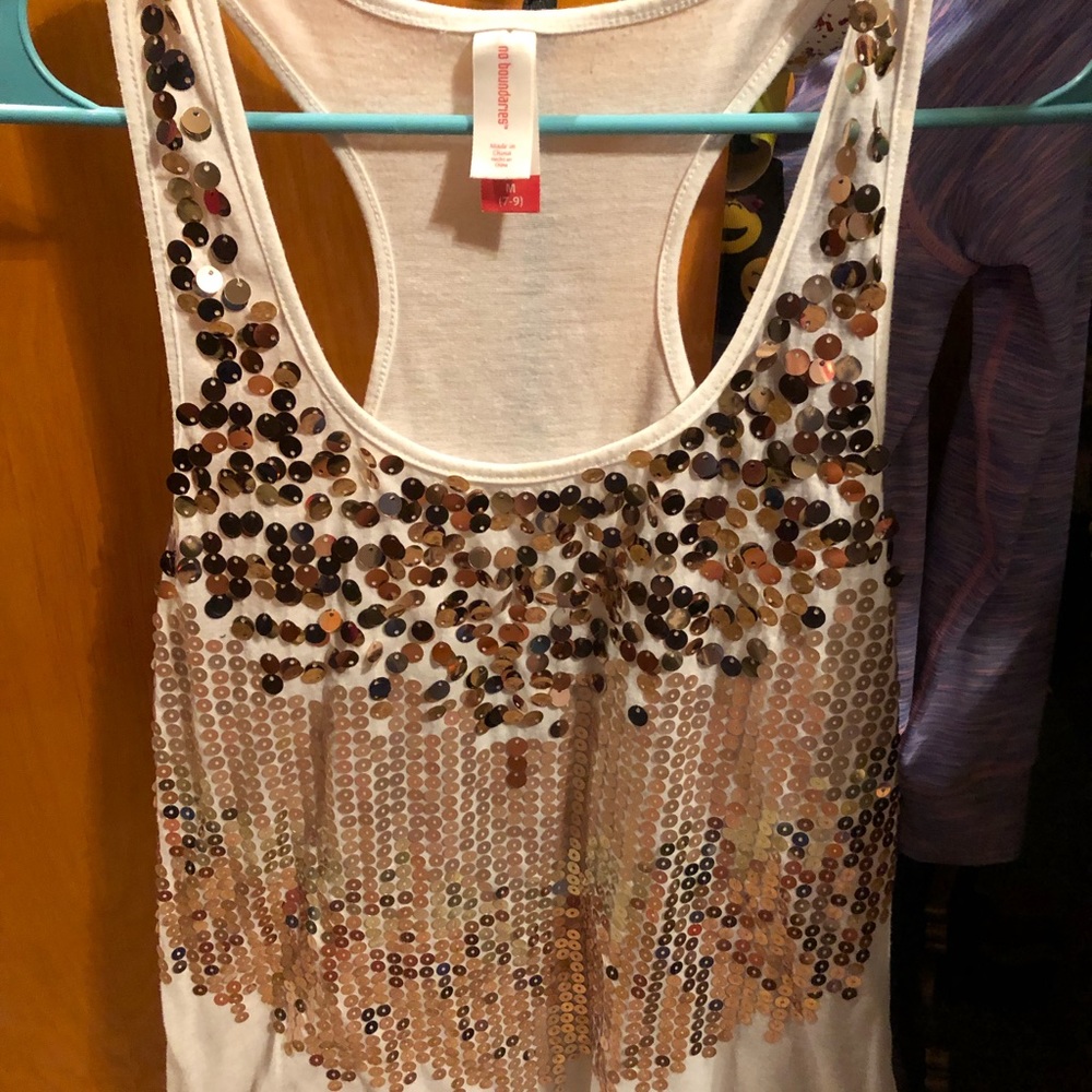 No boundaries tank